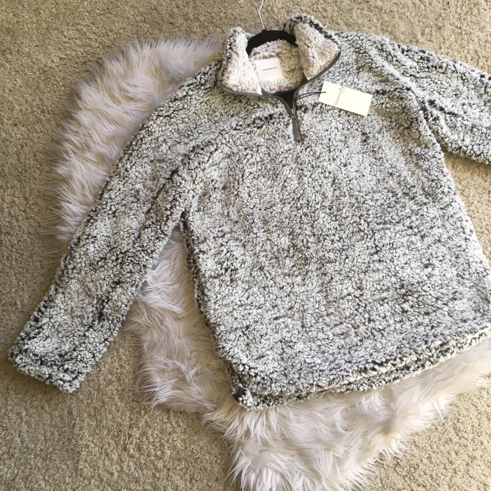 *1 LEFT* - Thread & Supply Charcoal Wubby Pullover - Picture 2 of 8